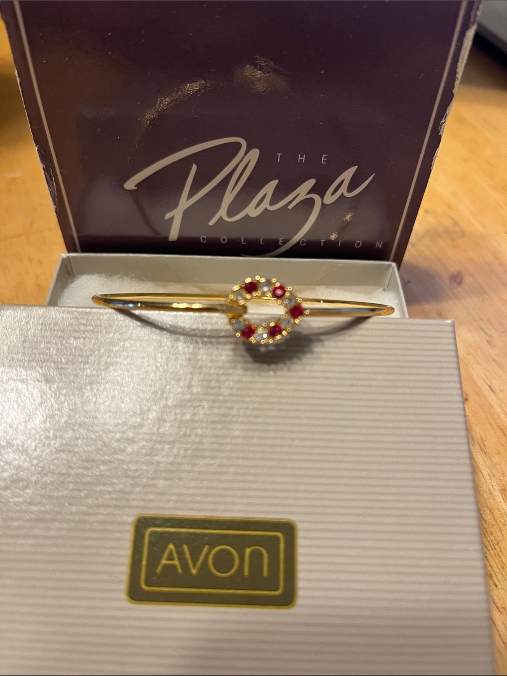 Avon Plaza Collection Gold-Tone Bracelet with Red Accent Stones Vintage New